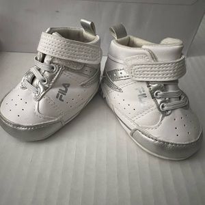 Fila little baby toddler US 0-6 Months sneakers Metalic silver and  white shoes